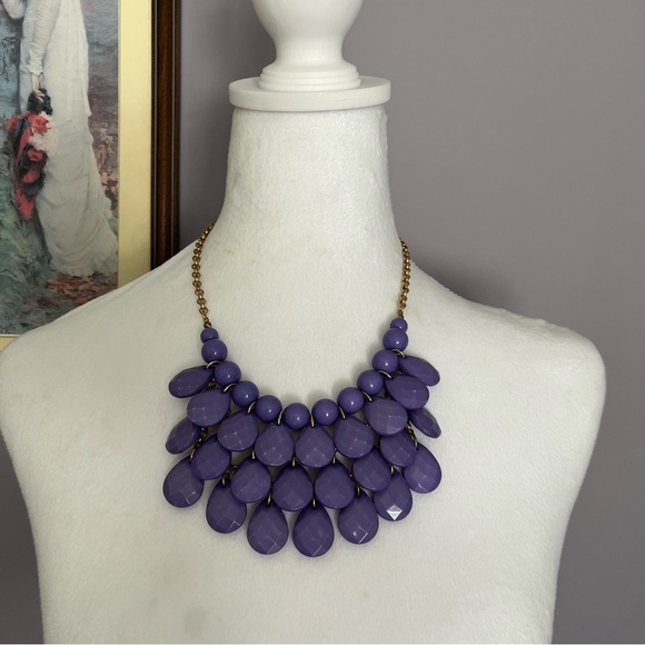 Jewelry - Elegant Purple and Gold Tone Statement Necklace
